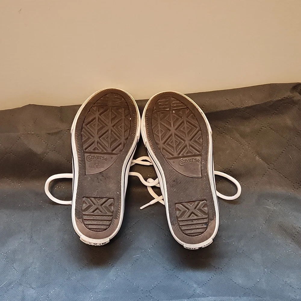 Converse Kids Black and White Sneakers 10.5